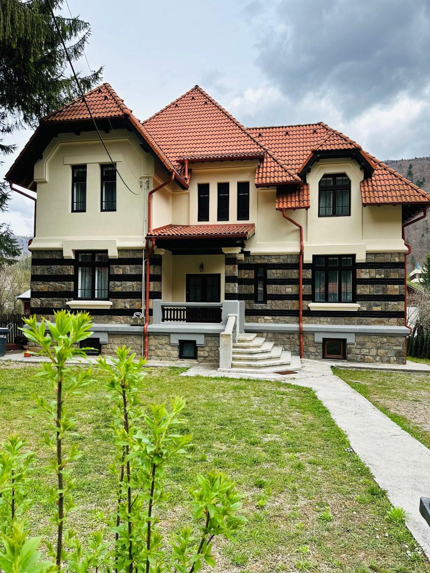 Rapsodia Sinaia Bed & Breakfast Exterior photo